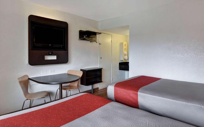 Motel 6 Dania Beach, FL