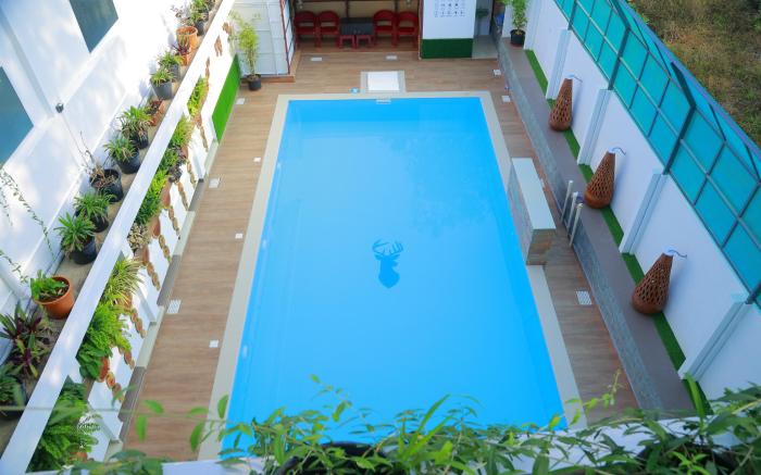 Athirappilly POLARIS - Riverside Pool Resort
