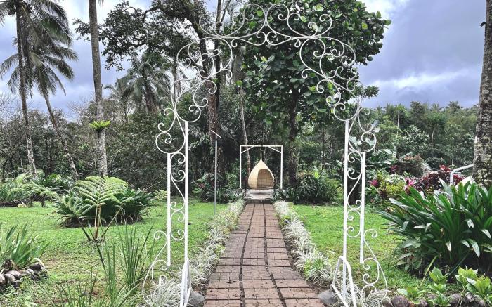 Balai Banahaw Vacation Farm & Private Resort