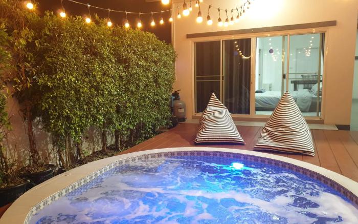 Long-Ang Pool villa Bangsaen