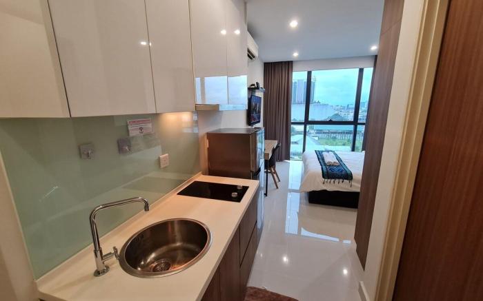 Lovely Kozi Square Studio Bedroom with Pool LV5D