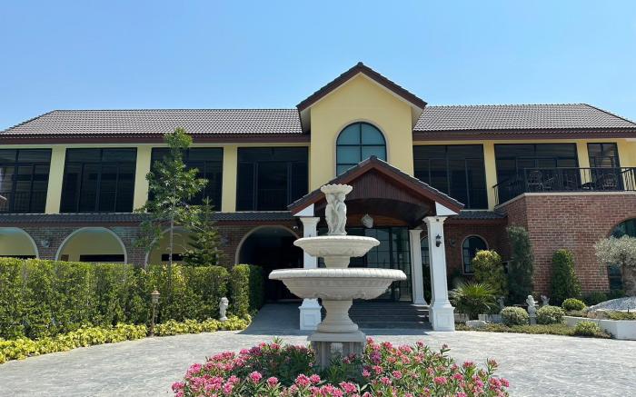 Cottage Pine Rayong Resort & Cafe