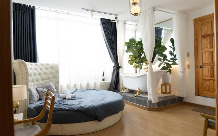 AMIGO Luxury Palace - Near Dalat Night Market
