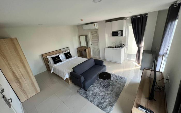 T Monument @ Victory Monument