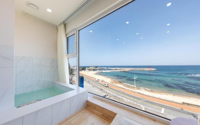 Gangneung the One Pension and the Classic Pension