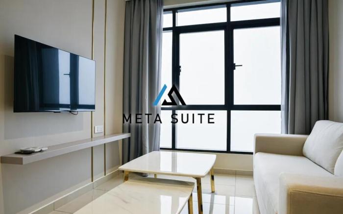 Sky pool 4 star hotel grade stay in i-City 13