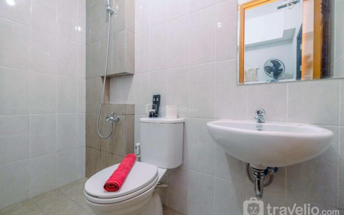 Comfort 1BR at Royal Heights Apt By Travelio