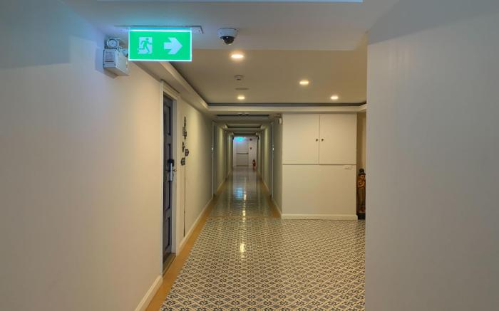 J Place Hotel