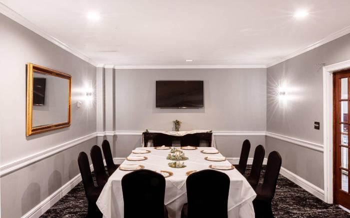 Inn on the Square, an Ascend Collection Hotel