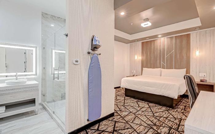 SureStay Hotel by Best Western Houston Southeast