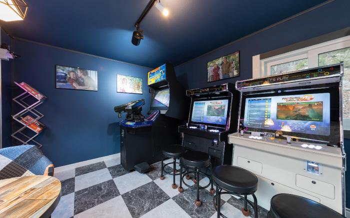 Goodplace notebook couple stay