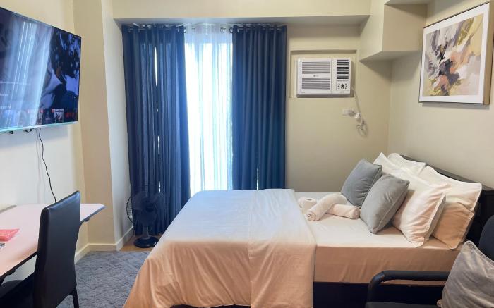 Staycation in Manila near  US Embassy , UP and PGH