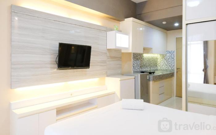 Cozy Living Studio at Bale Hinggil  By Travelio