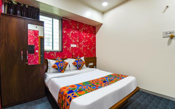 FabHotel Skylight Studio Rooms - Nr. MCF CAMP