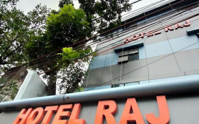 Hotel Raj Airport
