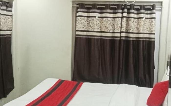 Hotel Raj Airport