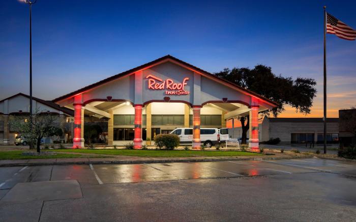 Red Roof Inn & Suites Irving – DFW Airport South