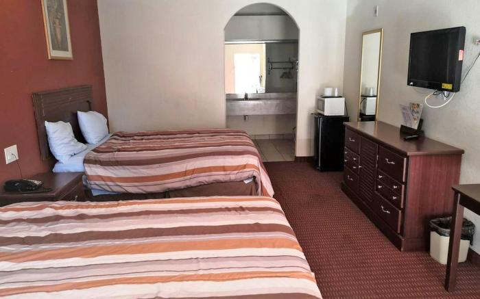 Scottish Inn & Suites - IAH Airport