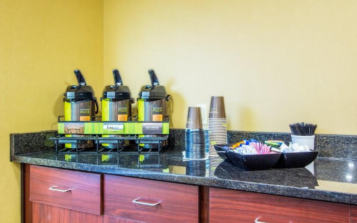 Cobblestone Inn & Suites - Corry