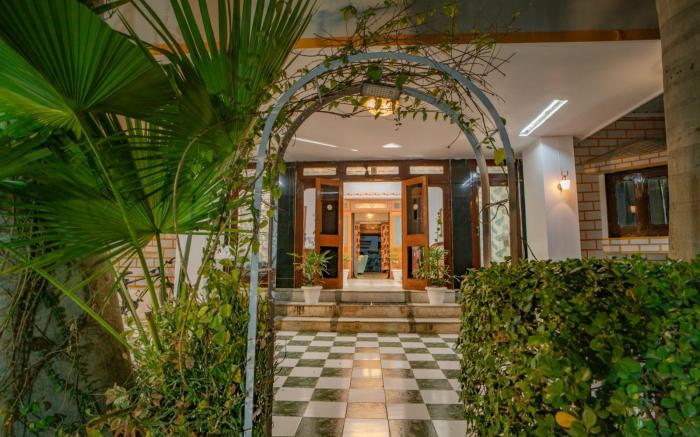 Hotel Ambavgarh Palace