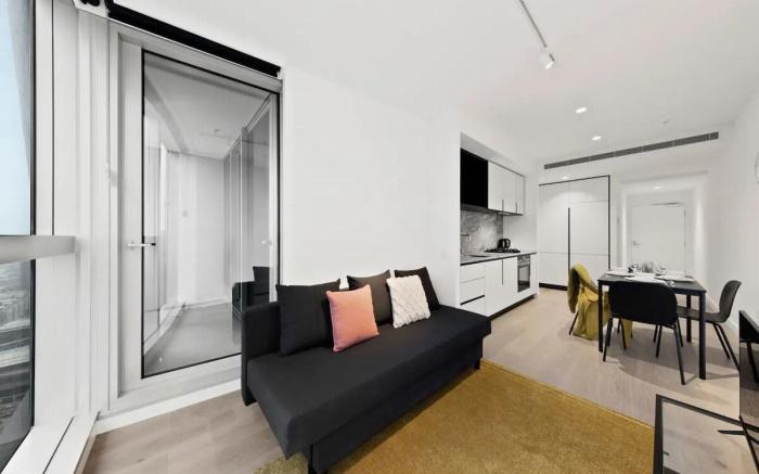 A Comfy Apt Next to Southern Cross
