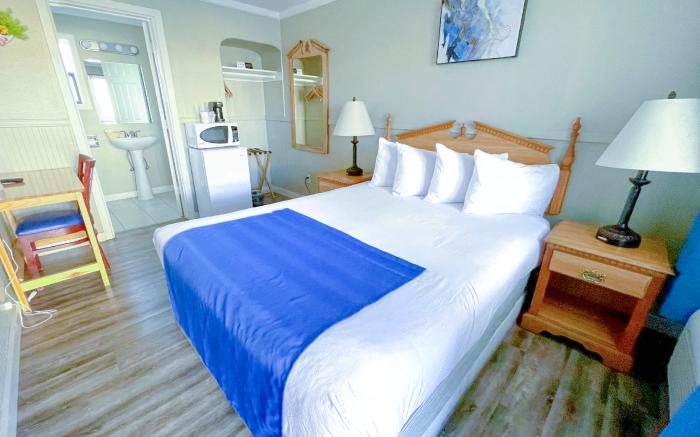 OMEO Suites Glass Beach