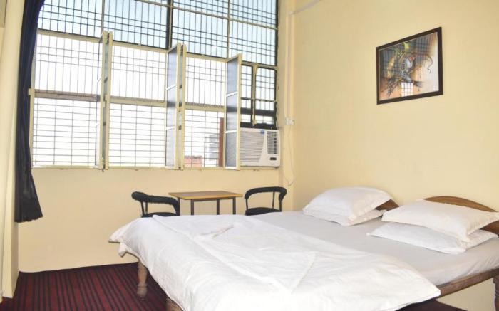 Om rest House