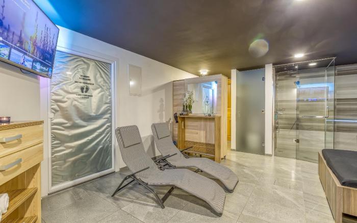 Pool & Whirlpool Villa Art Four