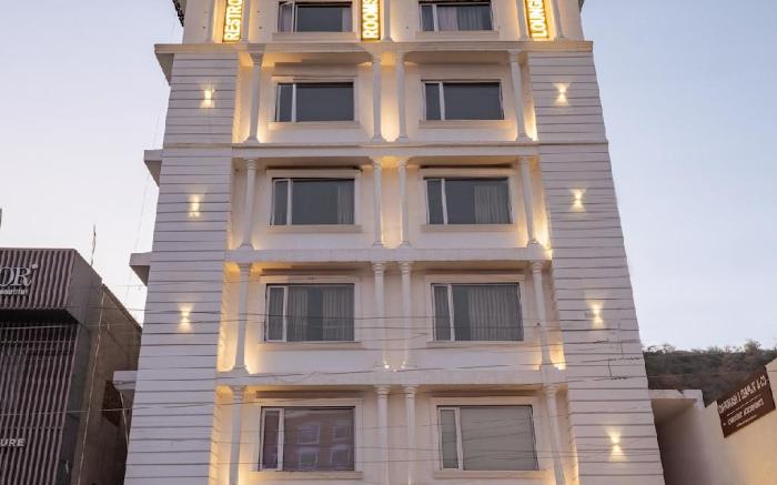 Tripli Hotels White Manor
