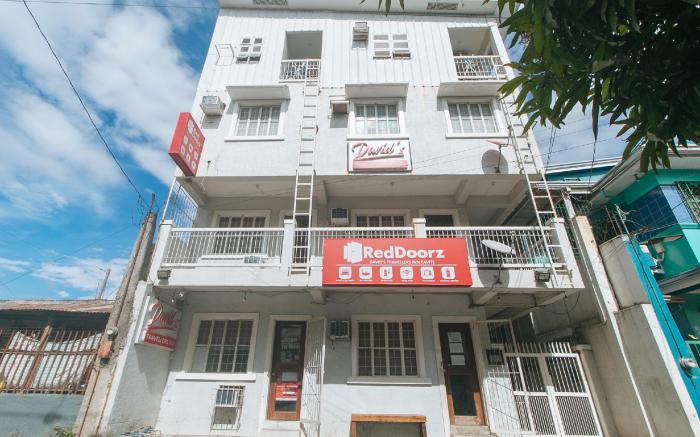 RedDoorz @ Davids Travellers Inn Cavite