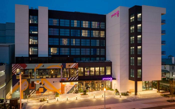 Moxy Virginia Beach Oceanfront
