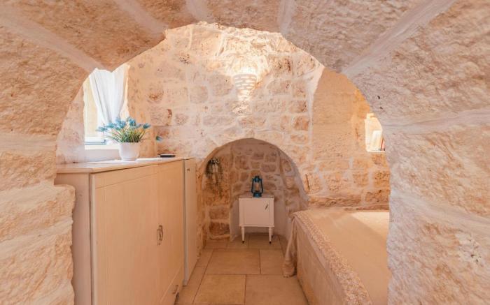 Trullo Milù with Private Pool by Apuliarentals