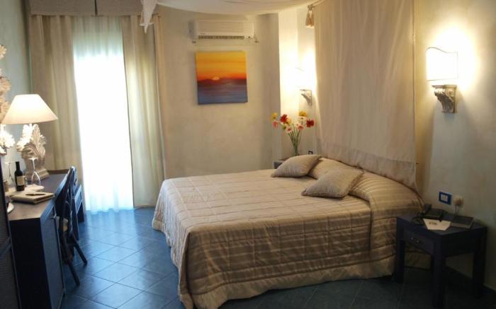 Apulia Hotel Baia Dei Faraglioni