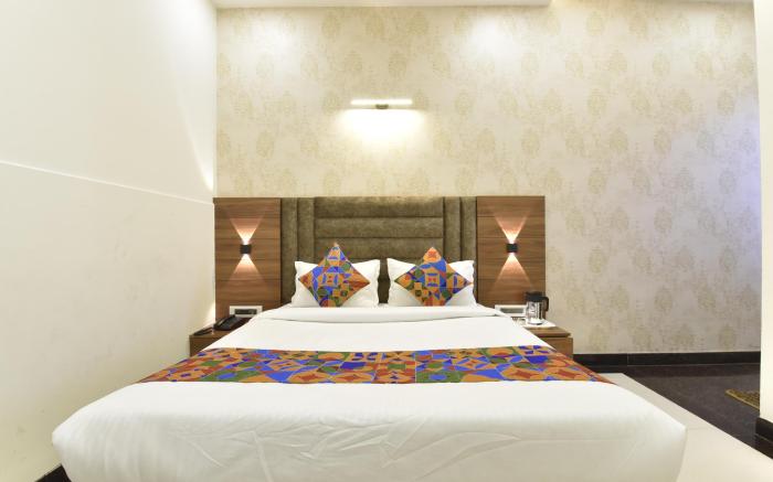 HOTEL SHAILY ROYAL