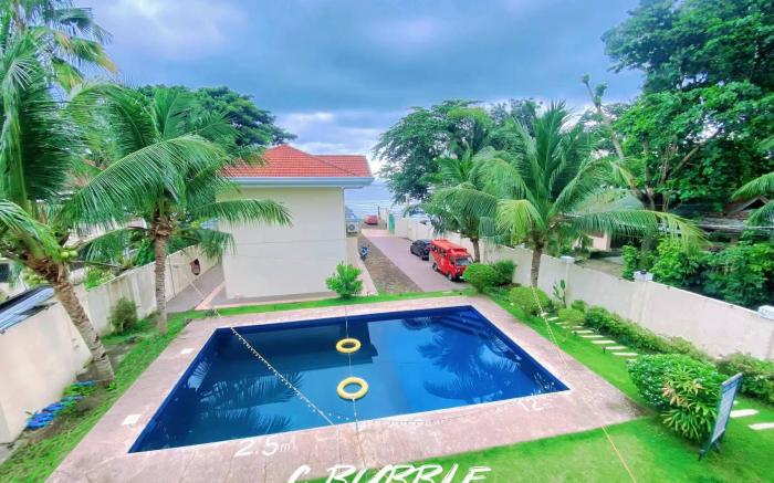 C BUBBLE DIVING RESORT FAMILY ROOM