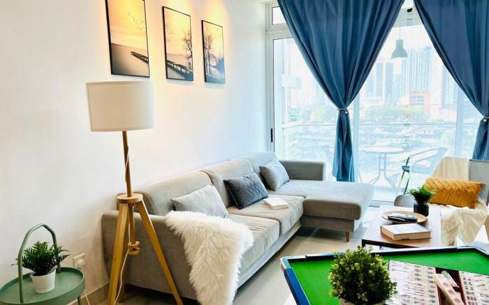 Spacious KSL 3Bedroom with Balcony and City Views
