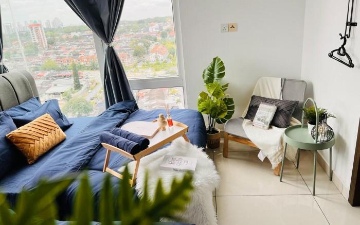 Spacious KSL 3Bedroom with Balcony and City Views