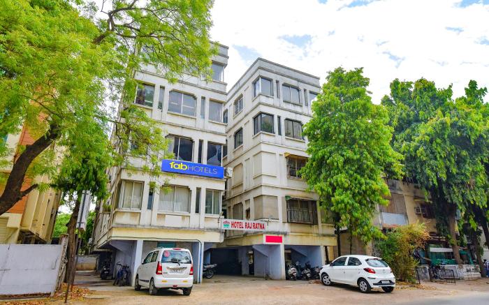 FabHotel Raj Ratna - Nr. Ashram Road