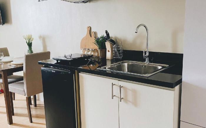 SM CITY CEBU- STUDIO APARTMENT SUNVIDA TOWERS-1717