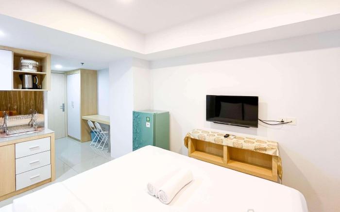 Modern Look Studio at De Prima Apt By Travelio