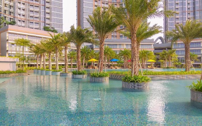 Modern Look and Warm 1BR at Gold Coast By Travelio