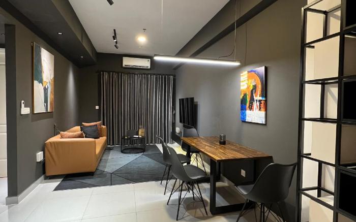 Căn hộ phong cách mạnh mẽ, bí ẩn Quận 1