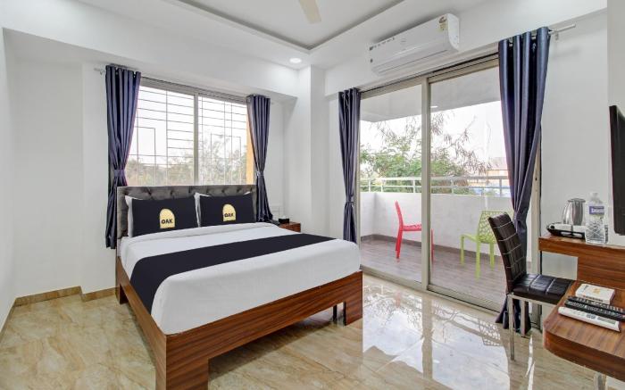Townhouse Oak Koregaon Park Formerly Red Velvet Suite
