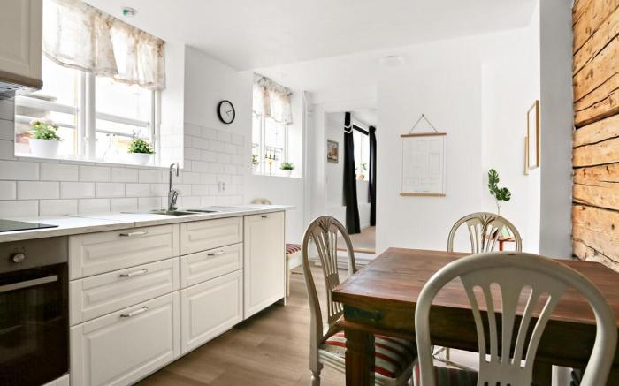 Renoverad central tvårumslägenhet på entréplan