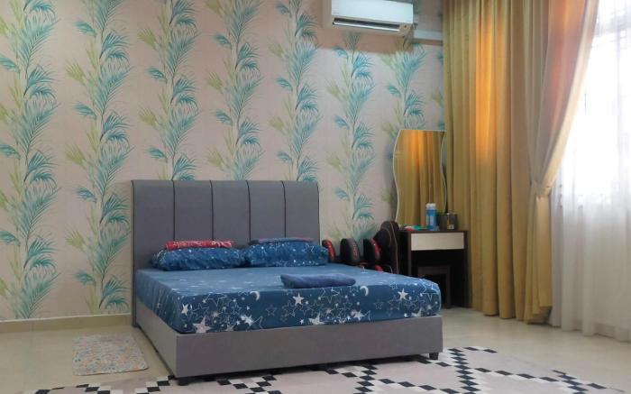 Arissa Homestay Taman Saujana Kluang. 