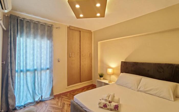 Charming, newly furnished 3BR apt in Main in Cairo