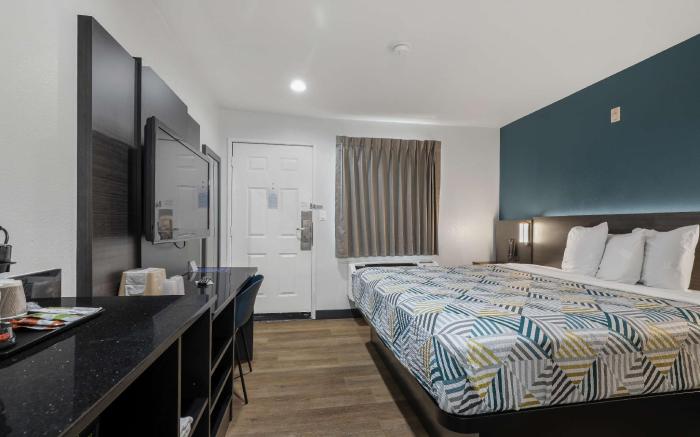 Studio 6  Suites Escondido, CA