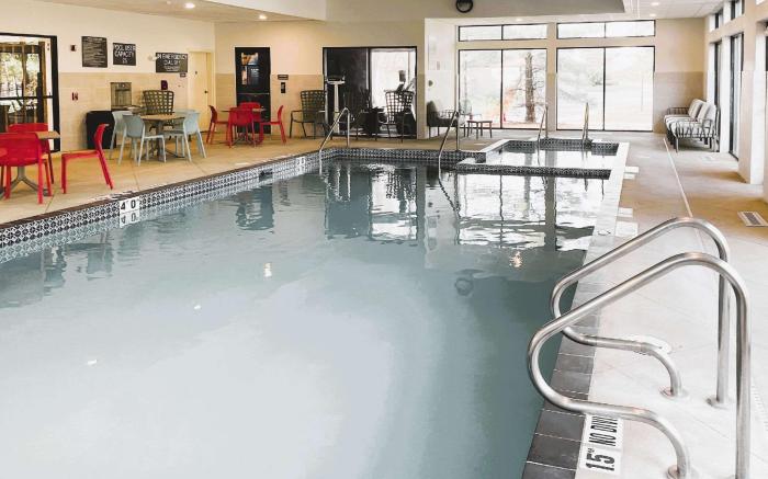 Comfort Inn & Suites NW Milwaukee