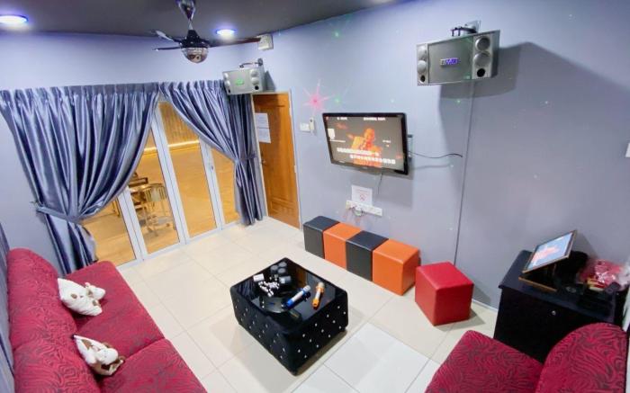 B02 Family Bungalow KTV Party BBQ Pandan 7R 20PAX