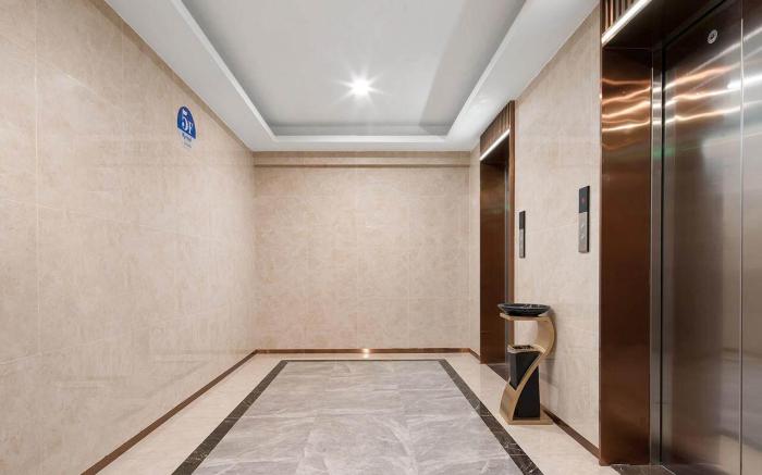 Kyriad Marvelous Hotel Guigang Wuyue Plaza High-speed Railway Station